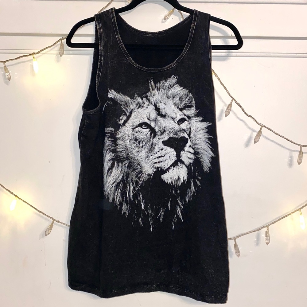 Edgy Distressed Lion Tank Top